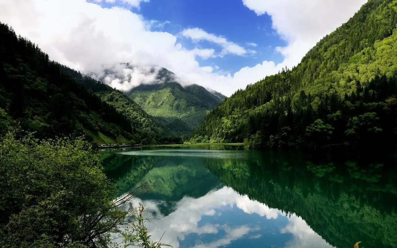 超越时空之界的奇幻之旅：咒术回战幻影游行的终极恶灵系列揭秘和世界构造解析